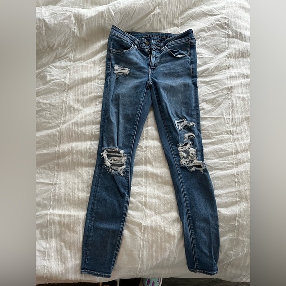 American eagle distressed jeans - Picture 1 of 2